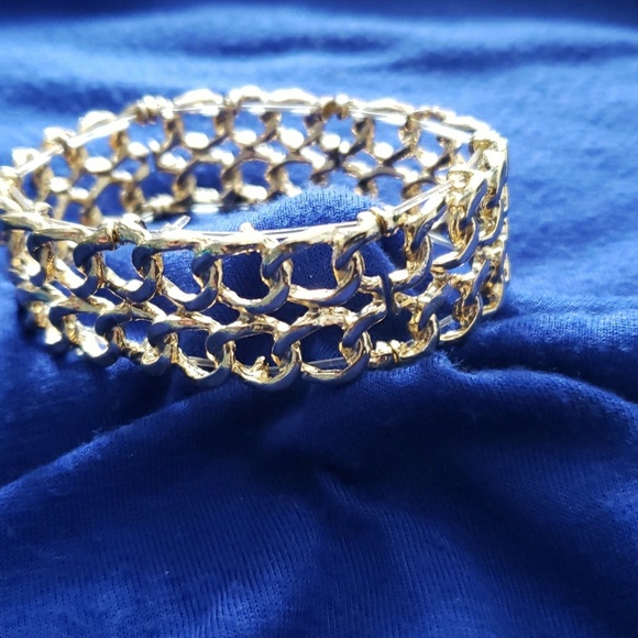 New York & Company Jewelry - Gold stretch interlocking chain design bracelet